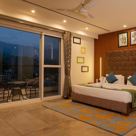 Holywater Hotel By Ganga Kinare #150 Mts From Ganga Ghat Рішикеш Екстер'єр фото