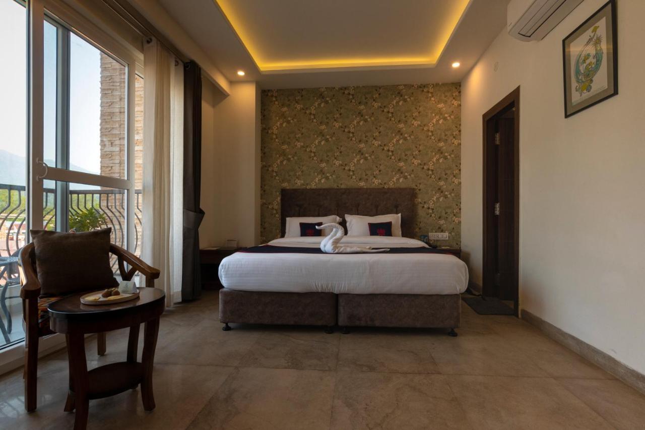 Holywater Hotel By Ganga Kinare #150 Mts From Ganga Ghat Рішикеш Екстер'єр фото