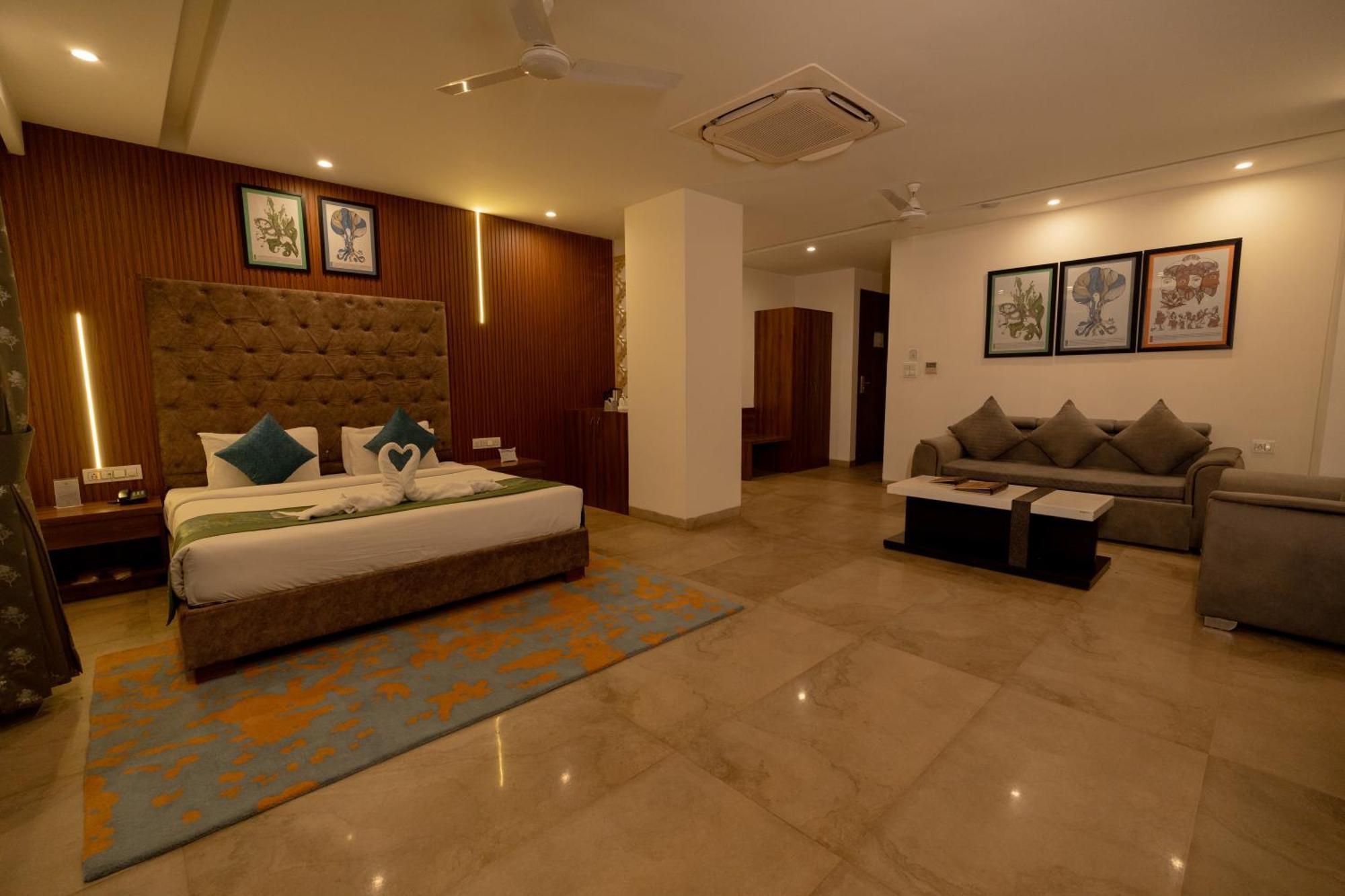Holywater Hotel By Ganga Kinare #150 Mts From Ganga Ghat Рішикеш Екстер'єр фото