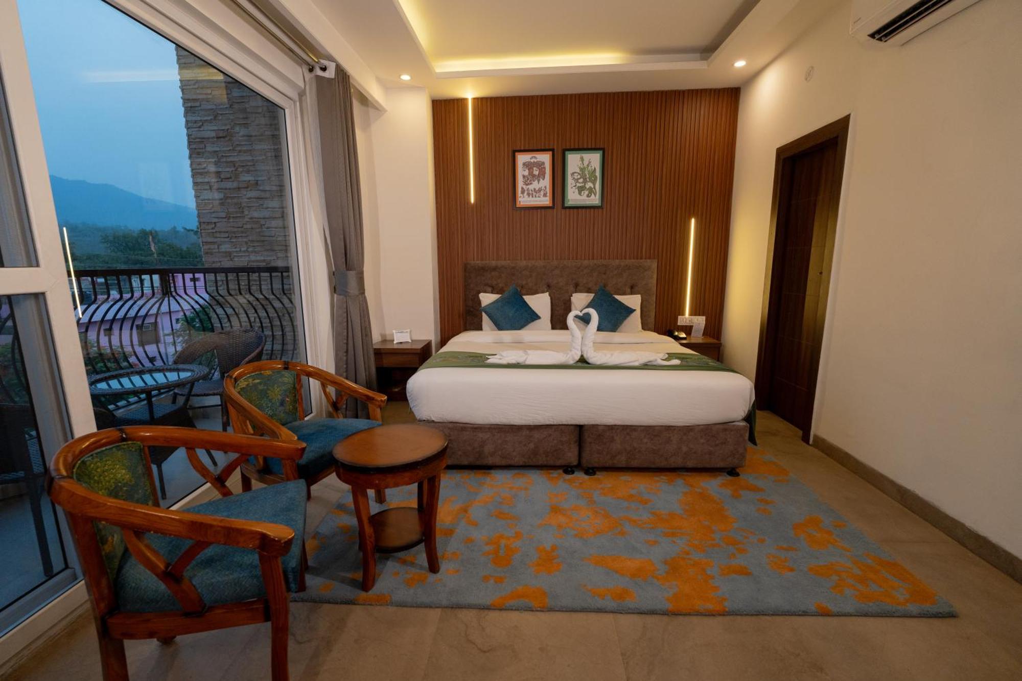 Holywater Hotel By Ganga Kinare #150 Mts From Ganga Ghat Рішикеш Екстер'єр фото